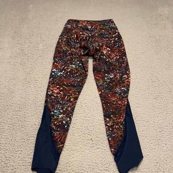 Lululemon Wunder Under High-Rise Crop Scallop Full-On Luxtreme Foliage size 2 - Picture 6 of 7